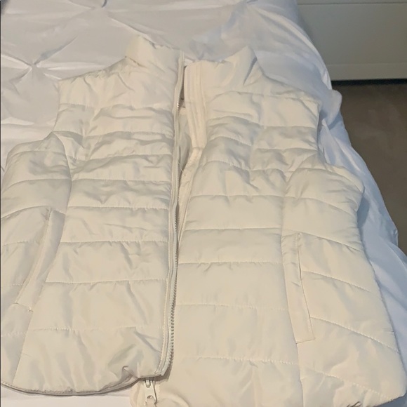 White vest! - Picture 1 of 1